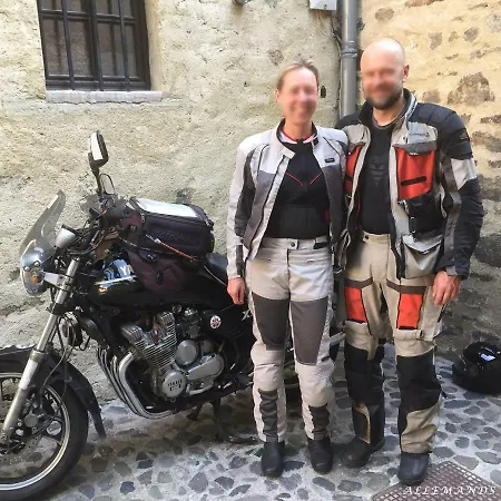 D'hotes Tilours Bed & Breakfast
